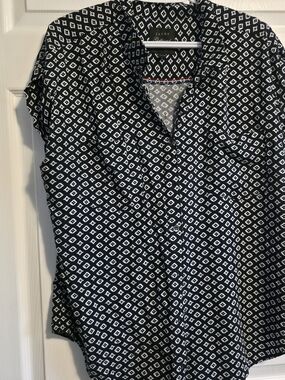 4/$67 Deal! JACHS Girlfriend Black and White Comfy Button-Down Shirt